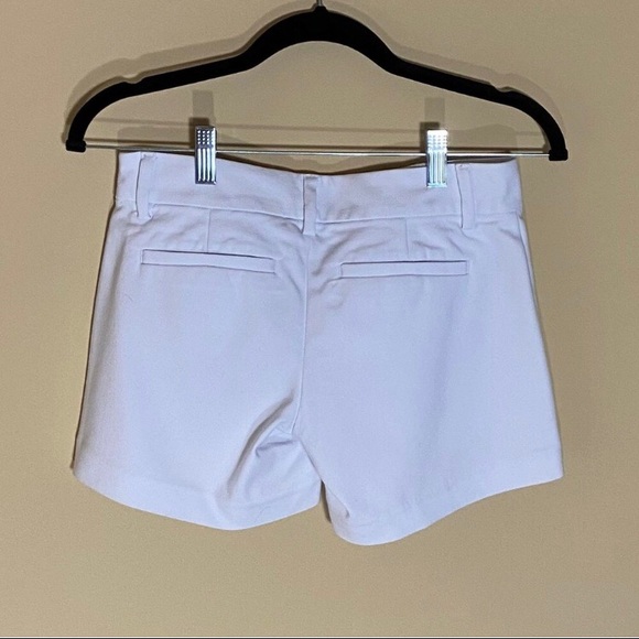 Lilly Pulitzer 5” inseam shorts in size 00 - Picture 2 of 7